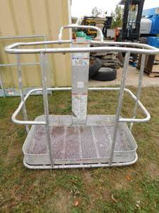 lot 41 image: Aluminum Basket - 45 (w) x 28 (d) x 45(h)