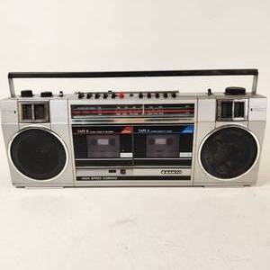 1985 Sanyo Model MW200 Portable Radio