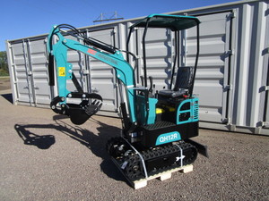 lot 8 image: AGT Industrial QH12R Mini Excavator