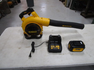 DeWalt 40v Blower wBattery & Charger