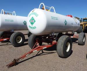 lot 32 image: 1,400 gallon steel anhydrous tanks on Ag systems AG82 running gear