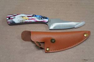 lot 12 image: American Flag Eagle Themed Hunting Knife