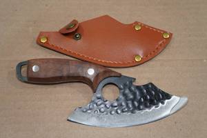 lot 13 image: HuntingBoning Knife
