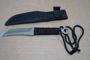 lot 14 image: Paracord Handle Knife