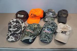 lot 62 image: Assorted Hunting Themed Hats