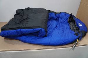 lot 85 image: The North Face Trinity Sleeping Bag