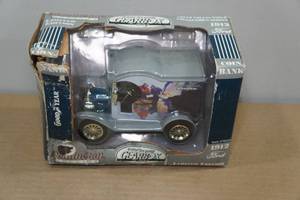 lot 89 image: Gear Box Remington Country 1912 Ford Die Cast Coin Bank