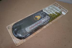 lot 90 image: Cabin Themed Metal Thermometer