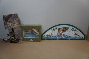 lot 128 image: Assorted Fishing Themed Dcor