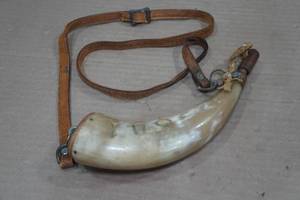 lot 146 image: Vintage Powder Horn