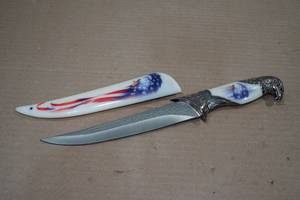 lot 150 image: USA Eagle Head & Flag Bowie Knife