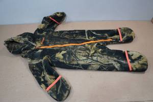 lot 164 image: Columbia Fleece Camo Bodysuit -12-18 Months