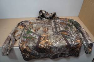 lot 165 image: Real Tree Camo Hooded Sweatshirt -2XL