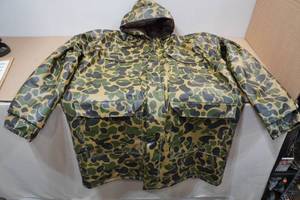 lot 170 image: Storm Coat Waterproof Insulated Camp Parka -Large