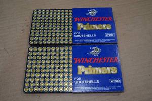 lot 230 image: 200 Winchester Shotshells Primers