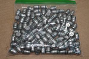 lot 241 image: 100 .452 250 Gr Lead RN FP Bullets