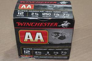 lot 359 image: 25 Winchester AA 12 Gauge 2-34 7-12 Shot Shotshells
