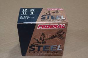 lot 400 image: 25 Federal Duck & Pheasant 12 Gauge 2-34 Steel 4 Shot Shotshells