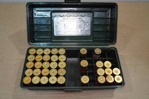 lot 408 image: 37 20 Gauge Shotshells in Plastic Case