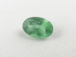lot 70 image: EMERALD - 0.38ct. Oval brilliant cut