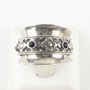 lot 118 image: PAZ Israel  Bohemian Sterling Silver Spinner Ring. Size 7 - 7.25.