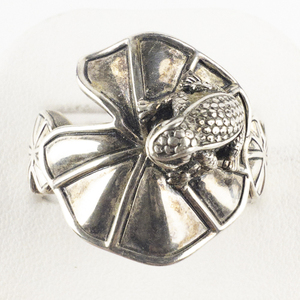 lot 141 image: Barry Cord  2011 Toad & Lilly Pad Sterling Silver Statement Ring . Size 10 - 10.25.