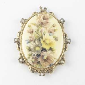 lot 238 image: Denise  Vintage Hand Painted Floral Gold Tone Base Metal Pendant. Needs Bail