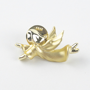 lot 244 image: Gigi Angel Yellow Base Metal Lapel Pin.