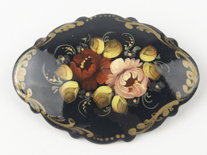 lot 246 image: Handcrafted Tole Floral Bouquet Brooch .