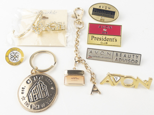 lot 261 image: Group of 9 Avon Affiliated Base Metal Brooches.
