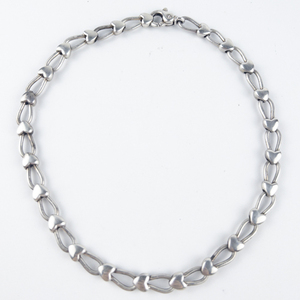 lot 314 image: Carzi  Continuous Hearts Solidsterling Silver Chain Necklace.