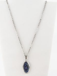 lot 329 image: Abalone Shell Silver Tone Base Metal Pearl Necklace.