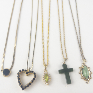 lot 342 image: Group of 5  Base Metal Pendant Necklaces. All Wearable & In Good Condition
