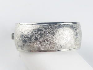 lot 277 image: Bold Textured Silver Tone Base Metal Hinged Cuff Bracelet.