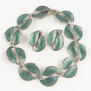 lot 284 image: David Andersen  Vintage Green Enamel Leaf Vermeil Bracelet & Clip On Earrings Set.