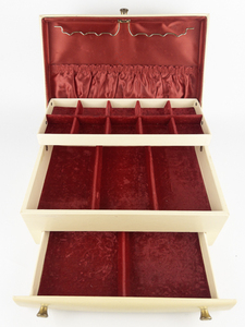 lot 43 image: Lady Buxton Vintage Cream & Red Velvet Organizational Jewelry Box