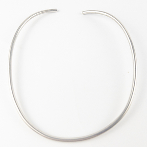 lot 40 image: Sterling Silver Collar Necklace.