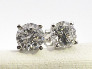 lot 2 image: 1.00ct Total Weight - 14k white gold Lab Grown Diamond Stud Earrings - FG, VS1 IGI LAB REPORT - Low Reserve