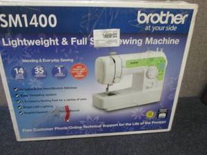 lot 8 image: Brother 14 Stitch35 Stitch Functio...