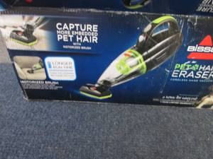 lot 30 image: Bissell Pet Hair Eraser 14V Lithium...