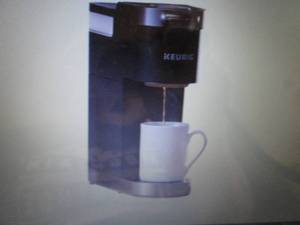 lot 61 image: Keurig K-Mini Plus Brewing System o...
