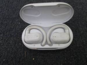 lot 74 image: JBL Soundgear Sense True Wireless O...