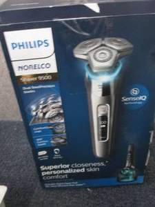 lot 79 image: Philips Norelco Shaver Series 9000 ...