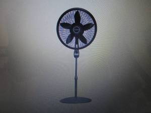 lot 104 image: Lasko Cyclone 18 Oscillating Pedes...