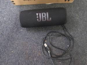 lot 125 image: JBL Flip 6 Portable Waterproof Blue...