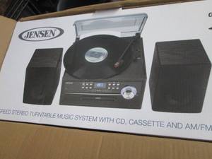 lot 130 image: Jensen 3 Speed TurntableCD Home St...