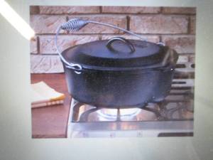 lot 139 image: Lodge 9-Qt. Seasoned Cast Iron Cove...