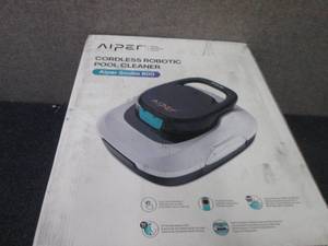 lot 142 image: Aiper Scuba 800 Cordless Robotic Po...