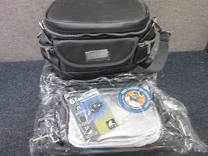 lot 174 image: 2 Glacier Gear 6 Can Coolers with S...