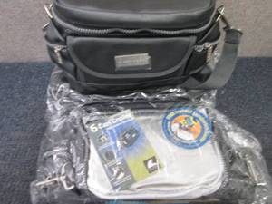 lot 176 image: 2 Glacier Gear 6 Can Coolers with S...